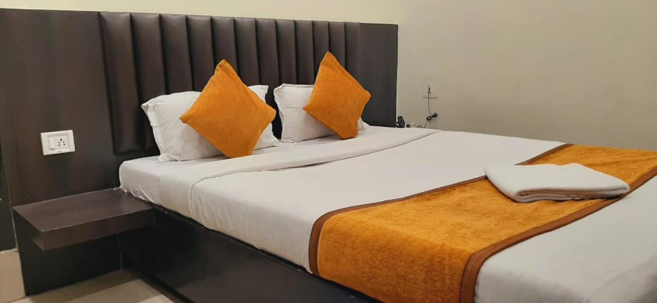 Hotel The Avenue Gamharia Luaran gambar